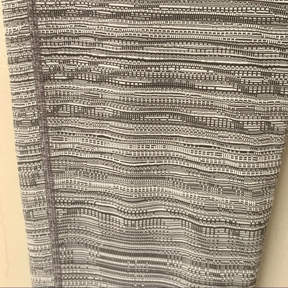 ATHLETA Jacquard Chaturanga Athletic Tight Legging Grey Size Small - Picture 13 of 13